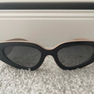 Chanel interlocking CC logo cat eye